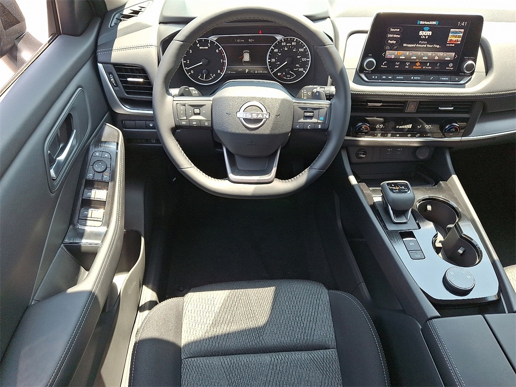 2025 Nissan Rogue SV - Photo 7
