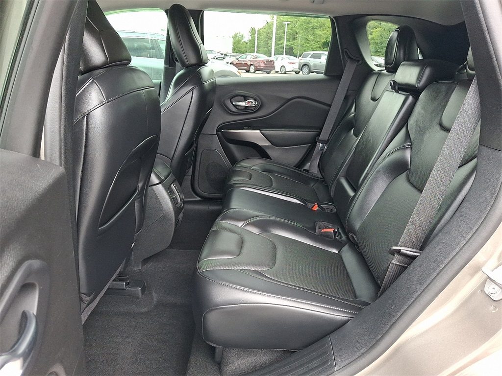 2020 Jeep Cherokee Altitude - Photo 11