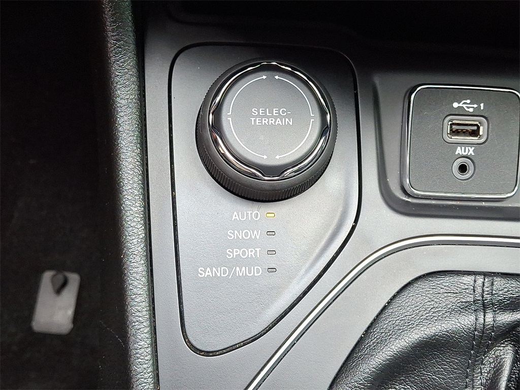 2020 Jeep Cherokee Altitude - Photo 23