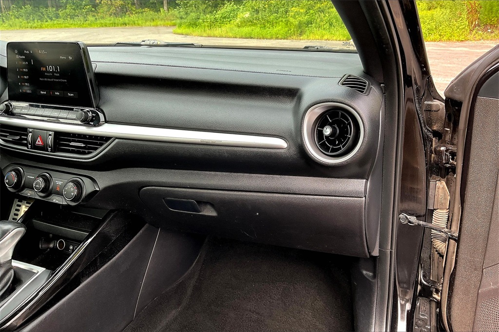2021 Kia Forte GT - Photo 13