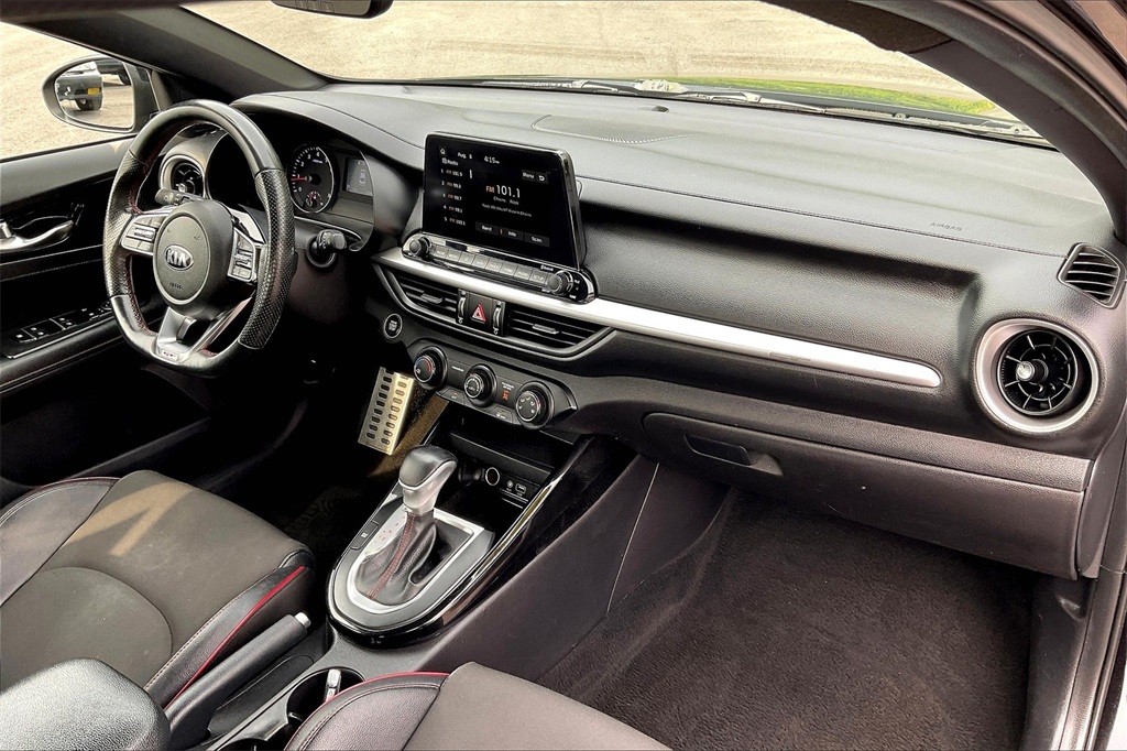 2021 Kia Forte GT - Photo 14