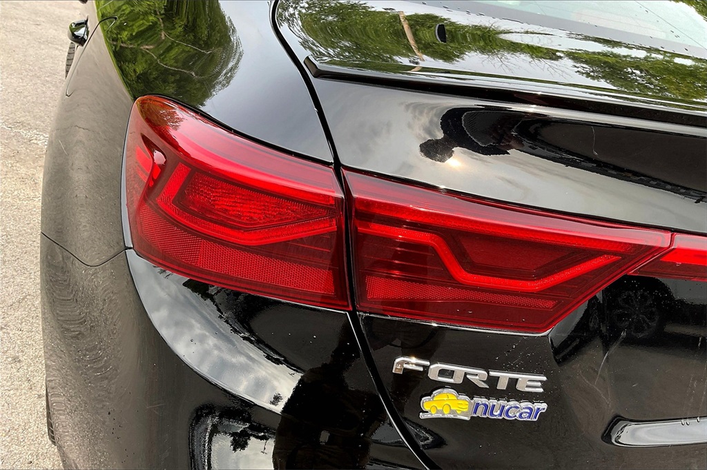2021 Kia Forte GT - Photo 31