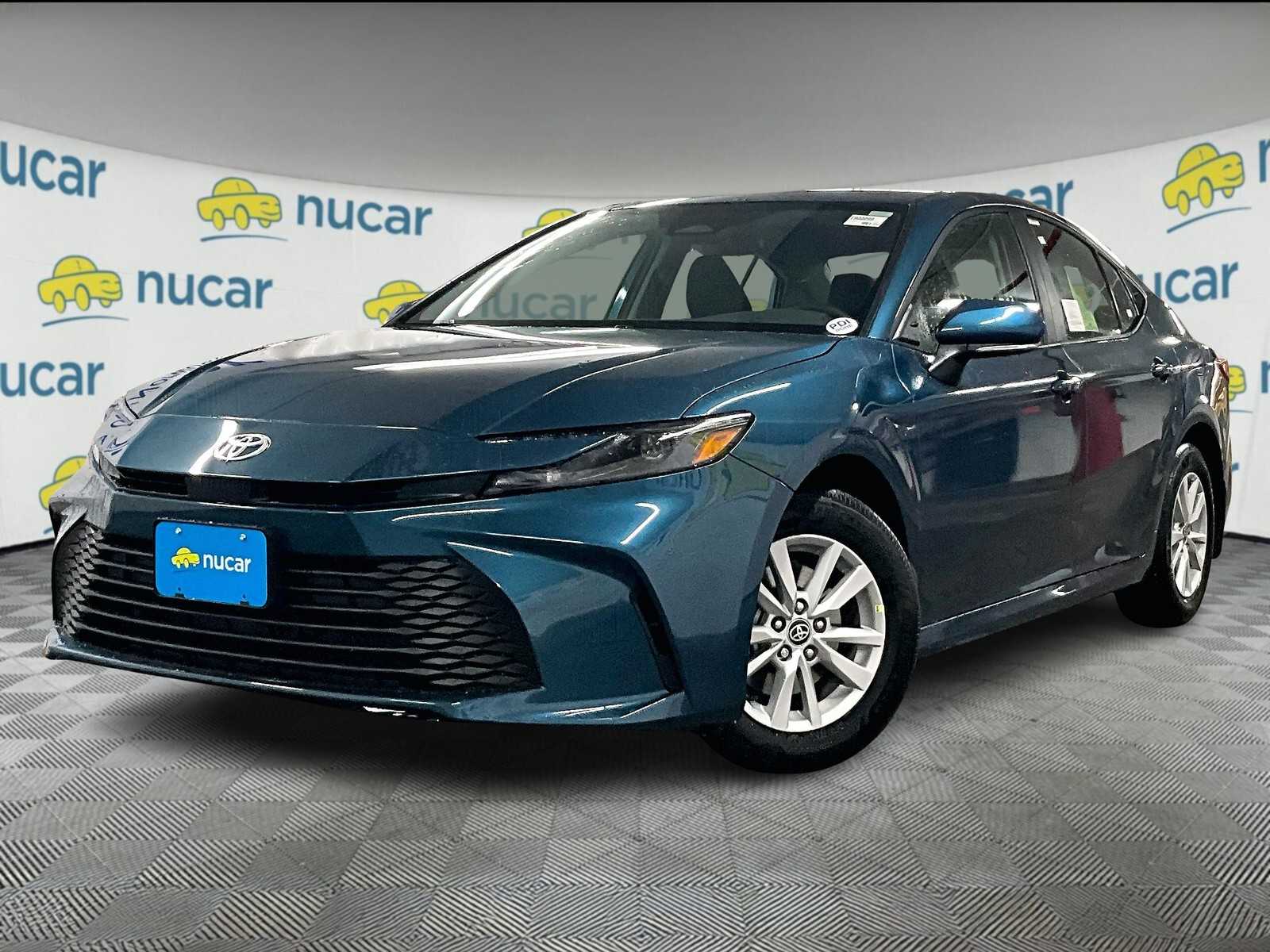 2026 Toyota Camry LE - Photo 4