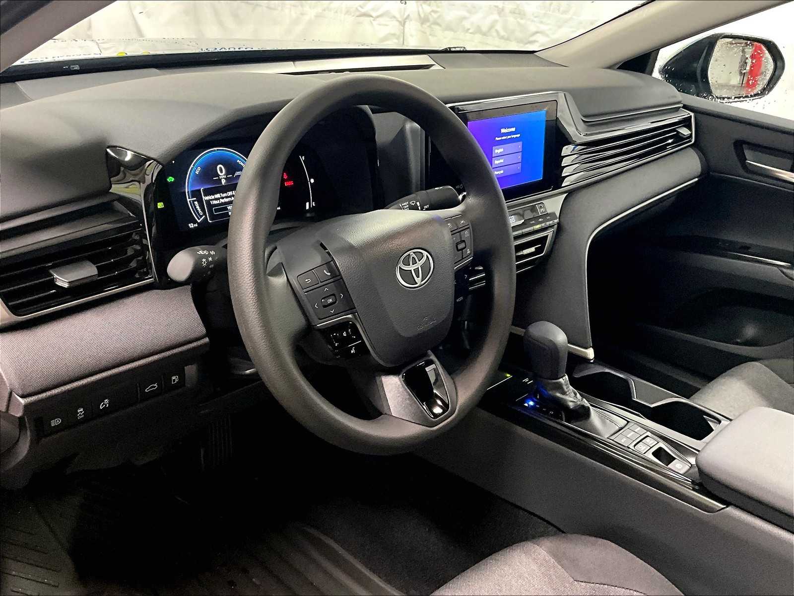 2026 Toyota Camry LE - Photo 9