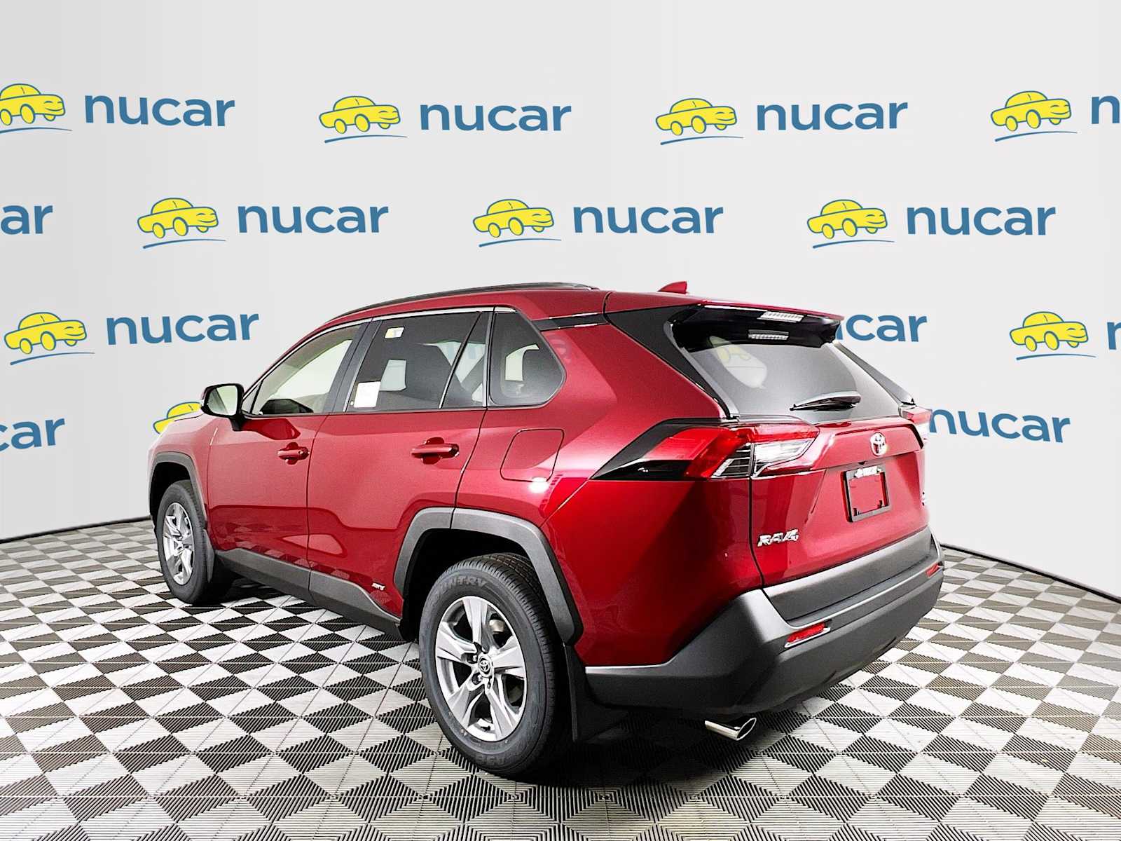 2025 Toyota RAV4 Hybrid XLE - Photo 4