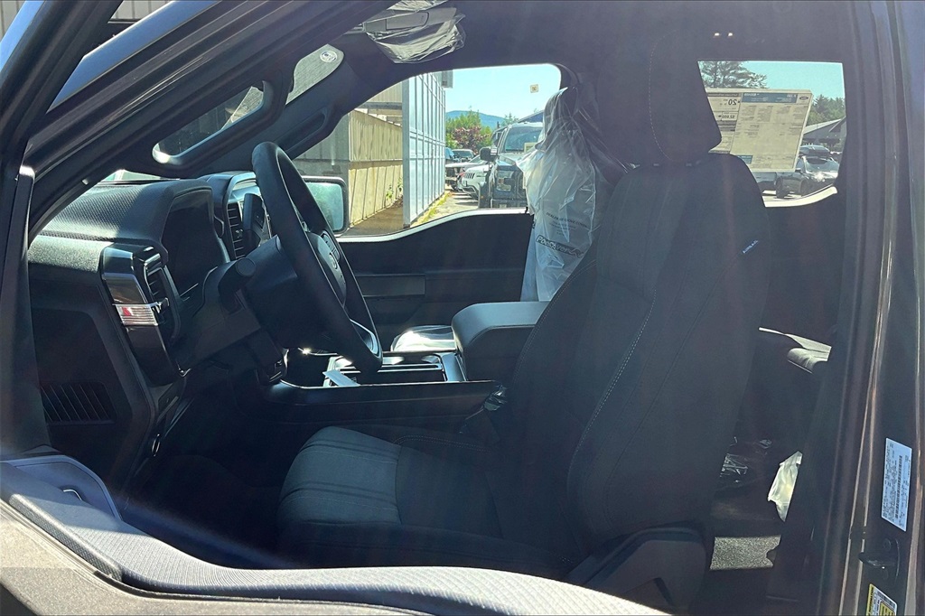 2025 Ford F-150 STX - Photo 10