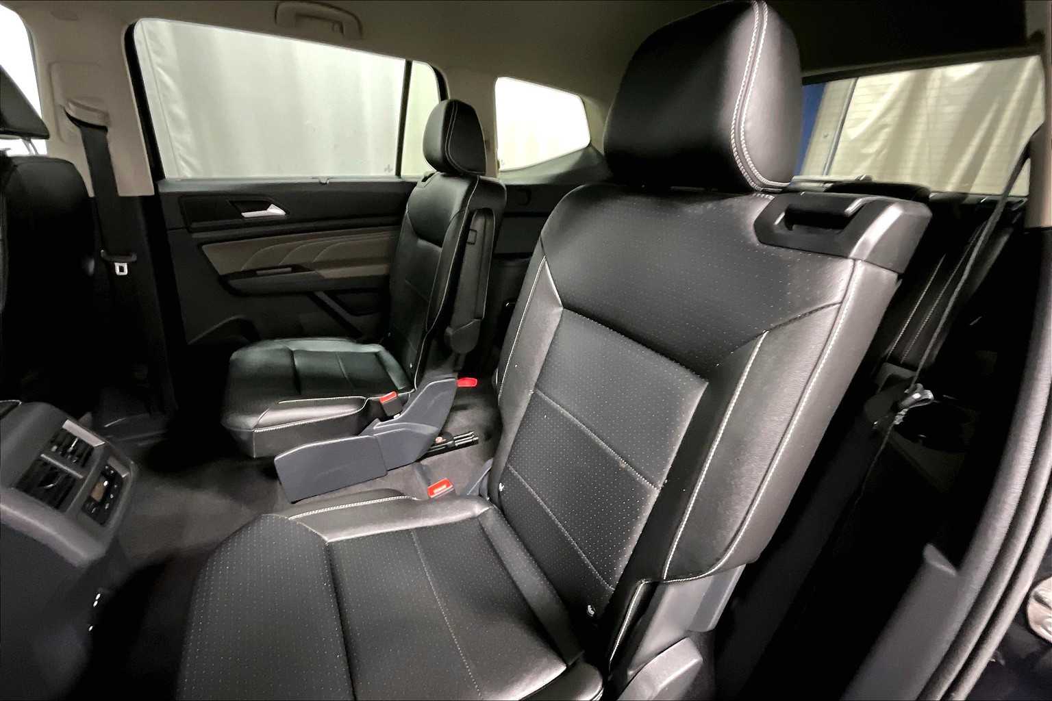 2022 Volkswagen Atlas 3.6L V6 SE w/Technology - Photo 14