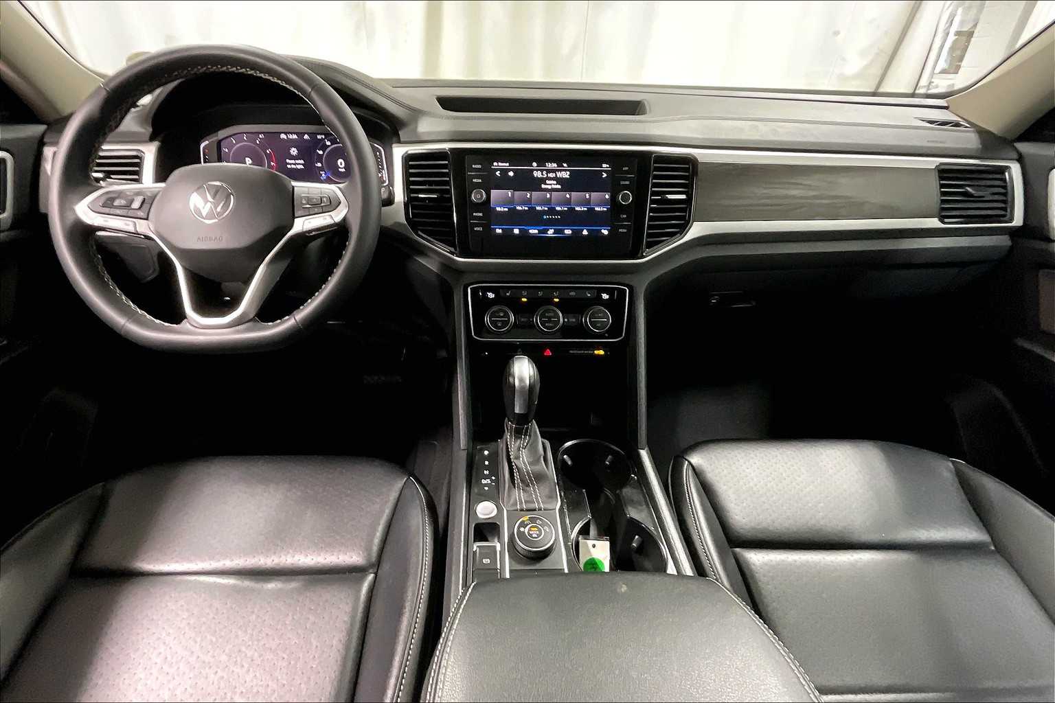 2022 Volkswagen Atlas 3.6L V6 SE w/Technology - Photo 21