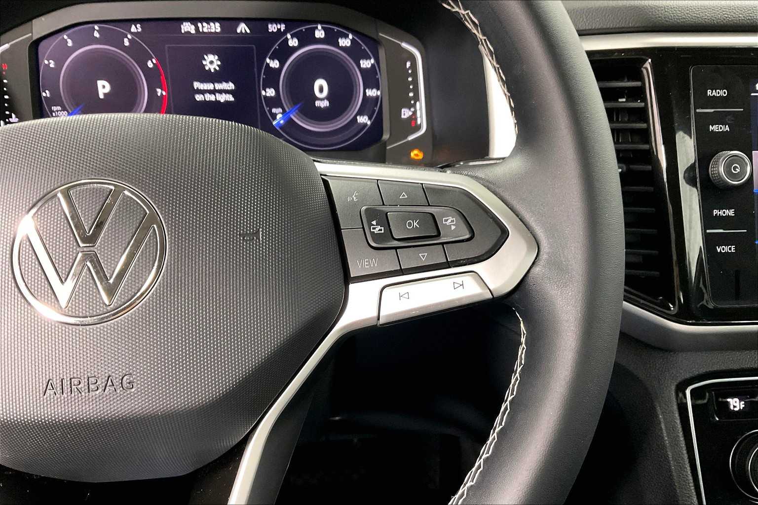2022 Volkswagen Atlas 3.6L V6 SE w/Technology - Photo 23
