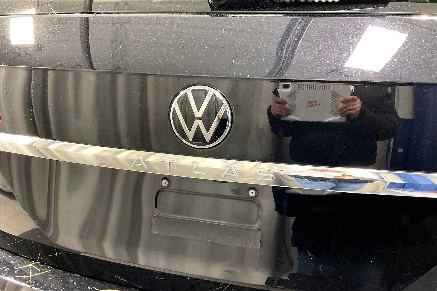 2022 Volkswagen Atlas 3.6L V6 SE w/Technology - Photo 27
