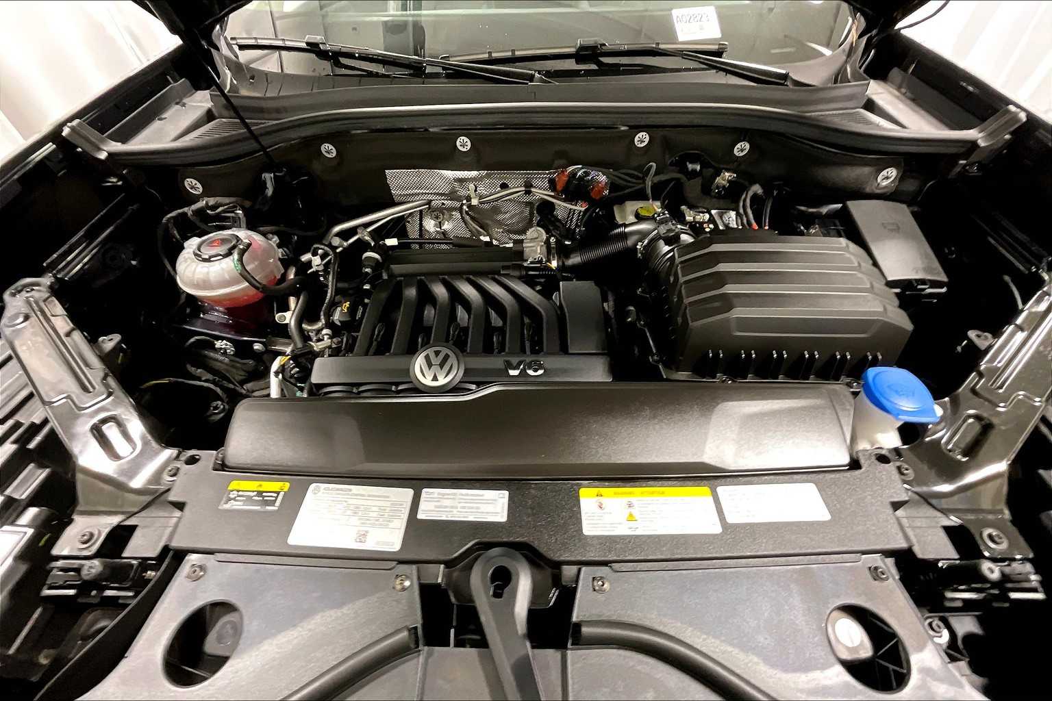 2022 Volkswagen Atlas 3.6L V6 SE w/Technology - Photo 28