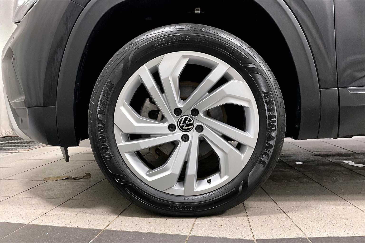 2022 Volkswagen Atlas 3.6L V6 SE w/Technology - Photo 6