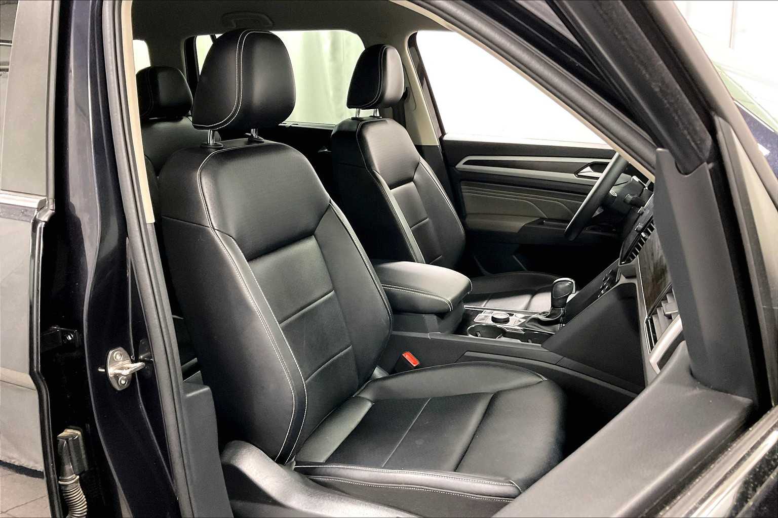 2022 Volkswagen Atlas 3.6L V6 SE w/Technology - Photo 10