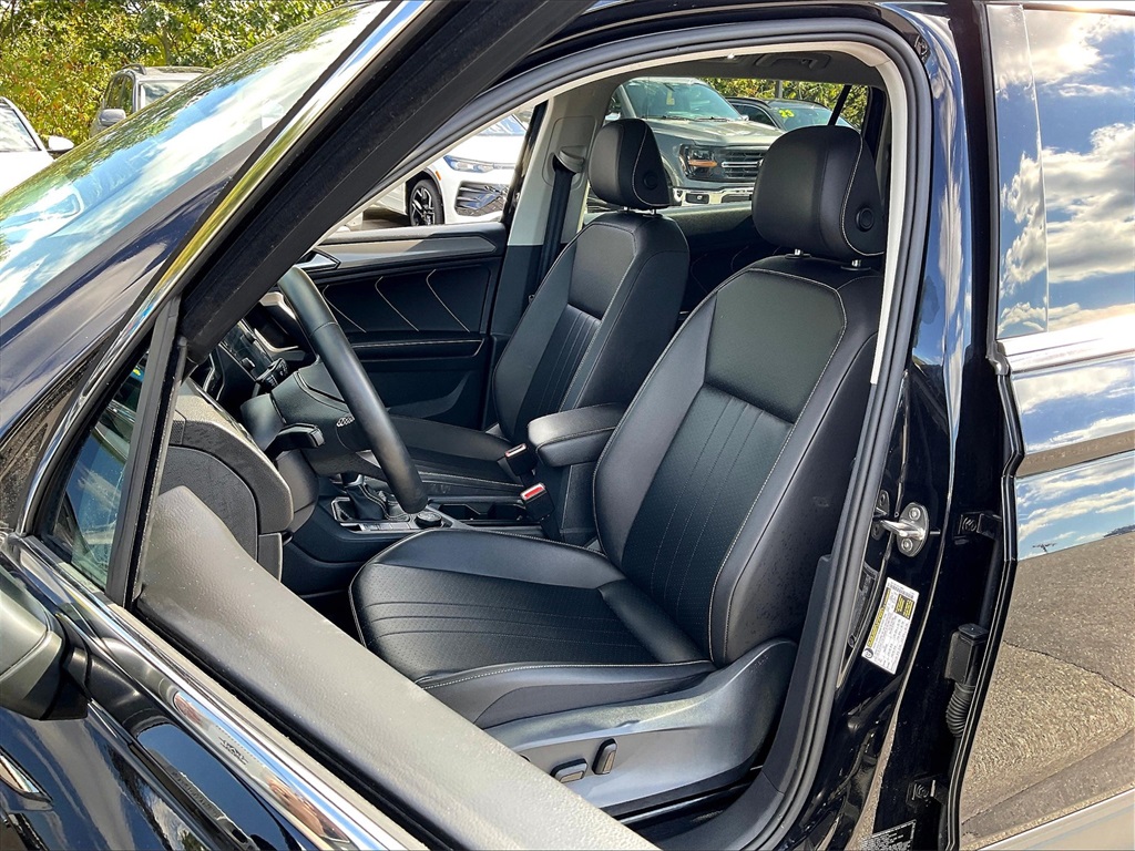 2022 Volkswagen Tiguan 2.0T SE - Photo 9