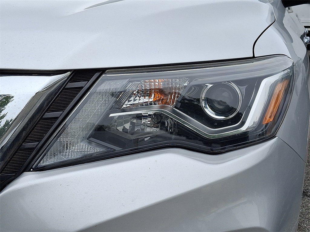 2018 Nissan Pathfinder S - Photo 8