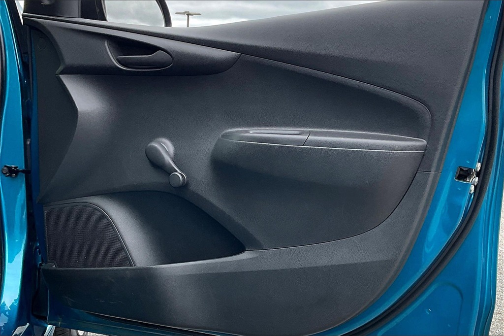 2019 Chevrolet Spark LS - Photo 11