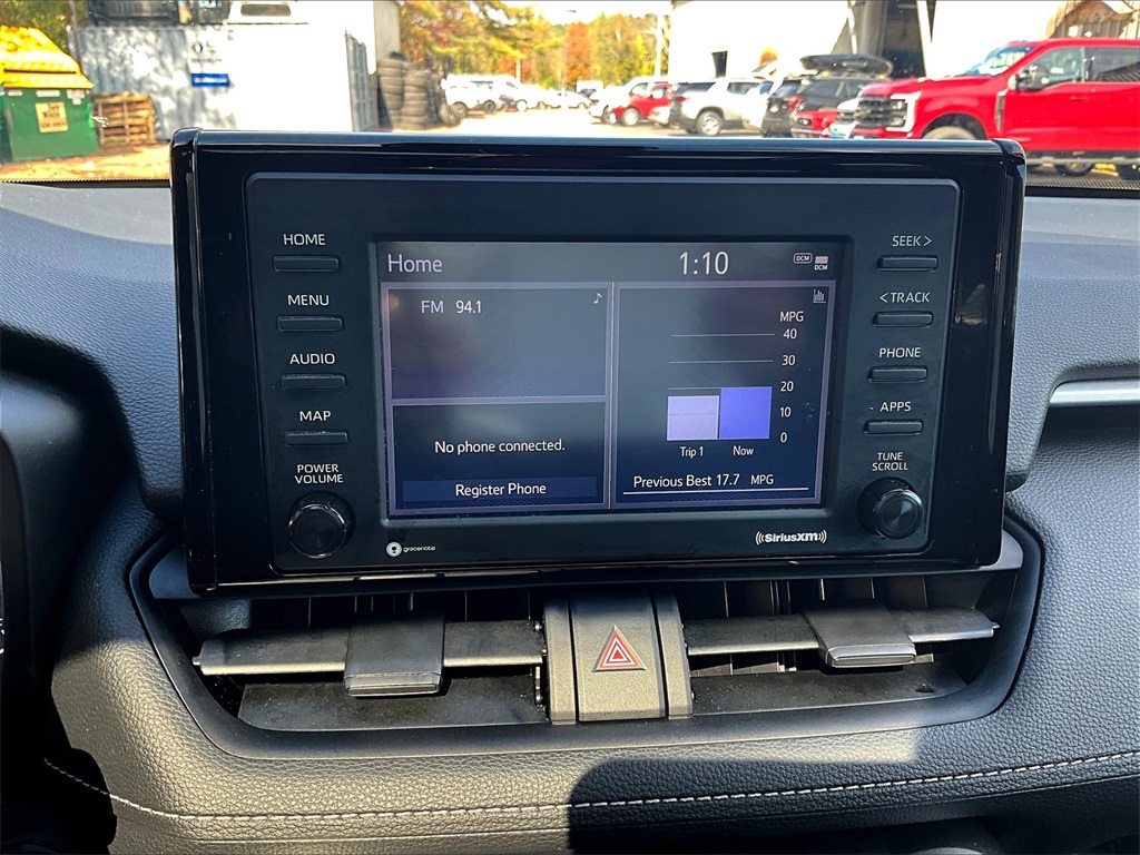2021 Toyota RAV4 XLE - Photo 19