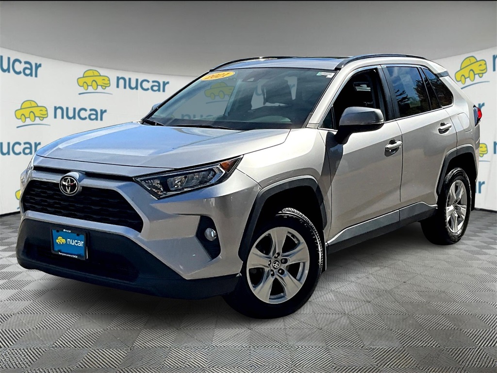 2021 Toyota RAV4 XLE - Photo 3