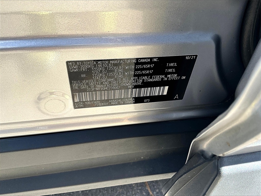2021 Toyota RAV4 XLE - Photo 35