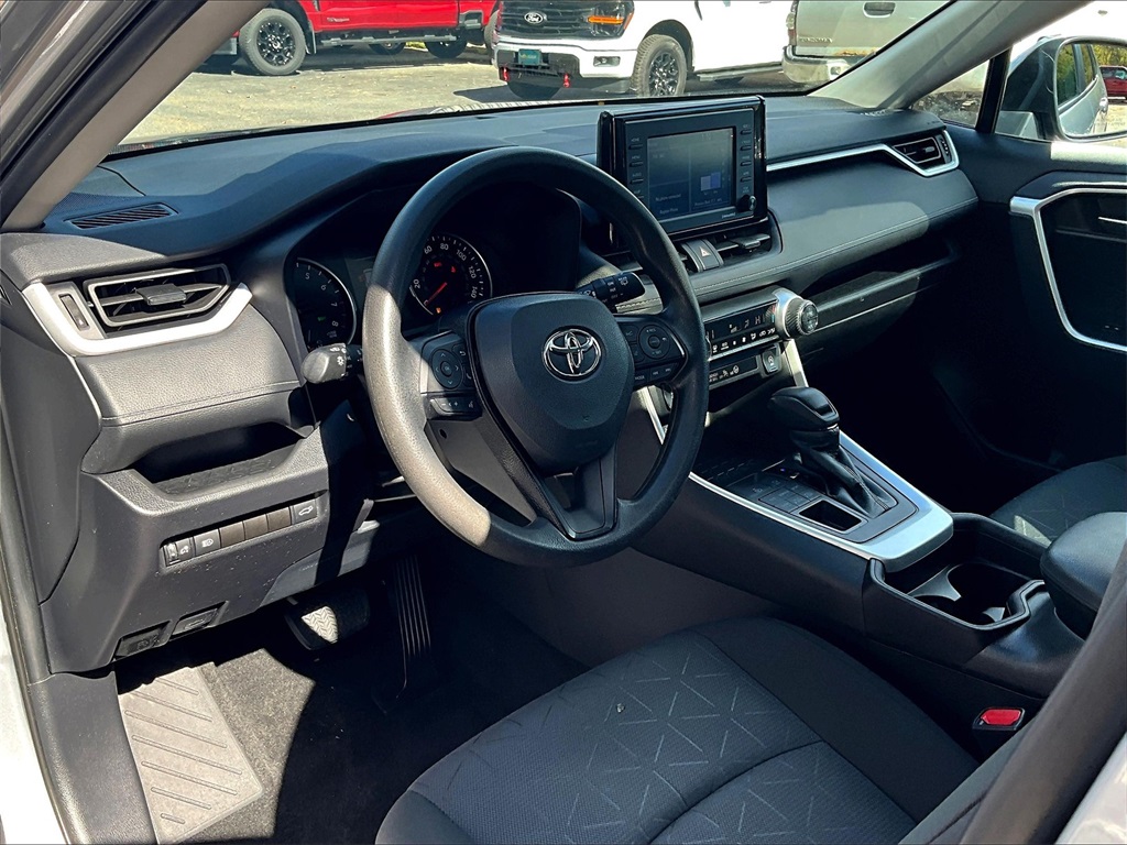 2021 Toyota RAV4 XLE - Photo 8