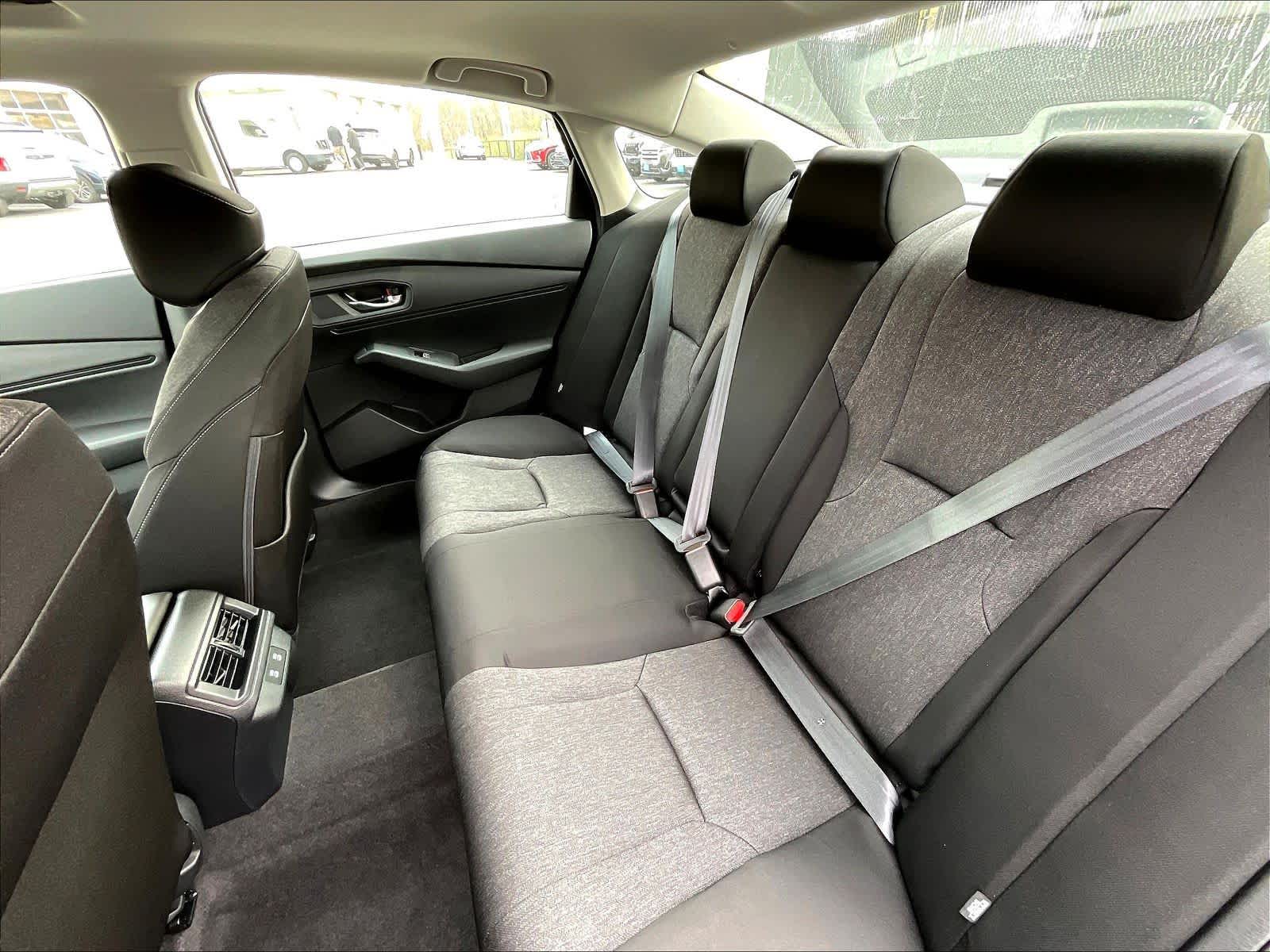 2025 Honda Accord SE - Photo 15