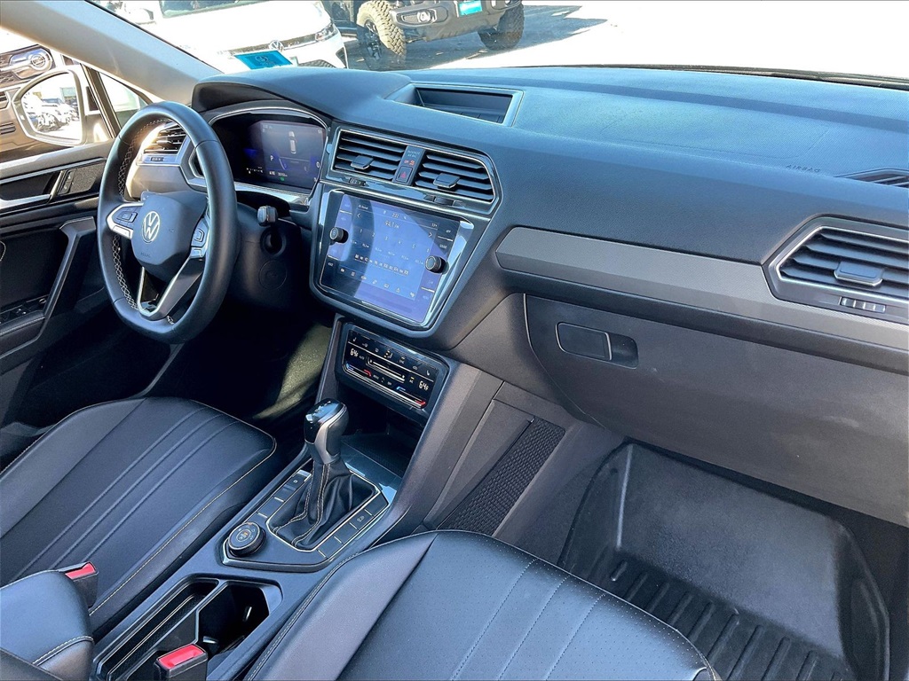 2022 Volkswagen Tiguan 2.0T SE - Photo 13