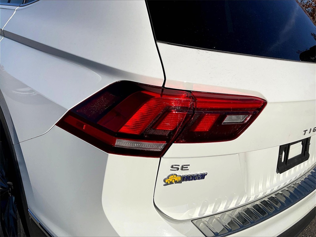 2022 Volkswagen Tiguan 2.0T SE - Photo 29