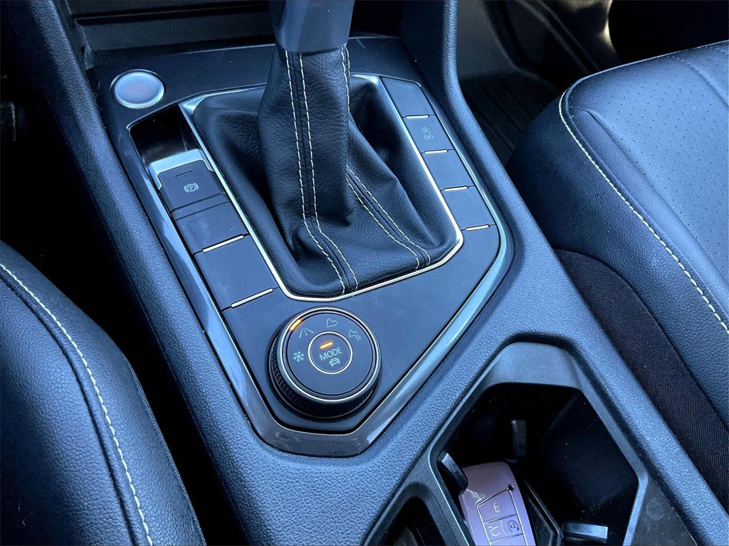 2022 Volkswagen Tiguan 2.0T SE - Photo 31