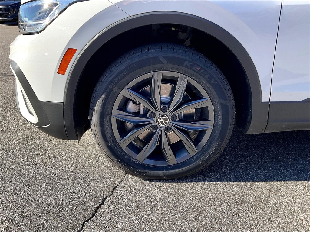 2022 Volkswagen Tiguan 2.0T SE - Photo 7