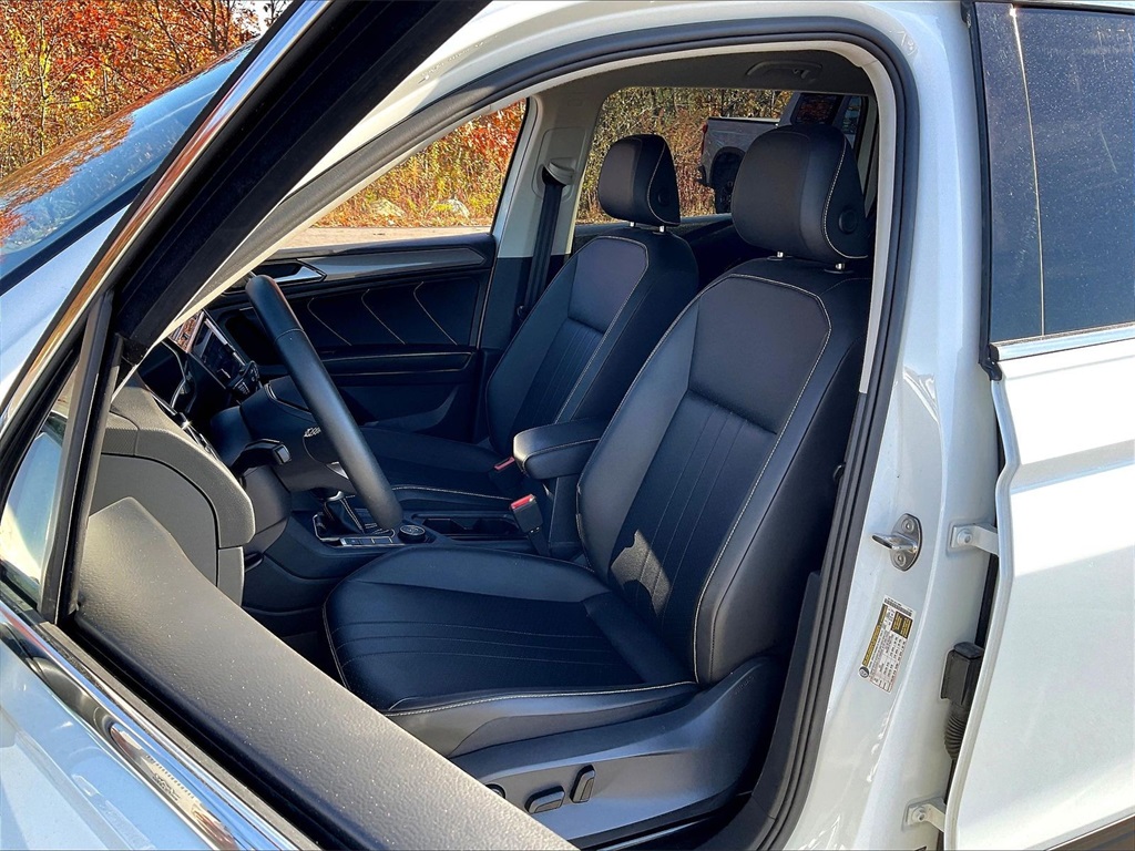 2022 Volkswagen Tiguan 2.0T SE - Photo 9