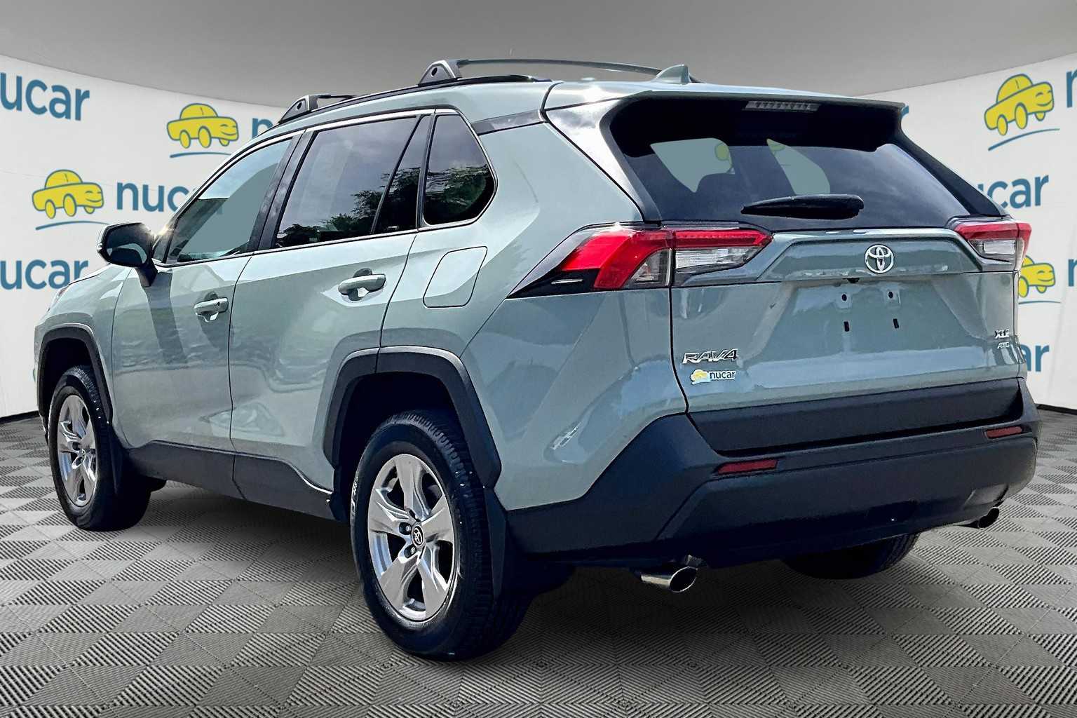 2022 Toyota RAV4 XLE - Photo 4