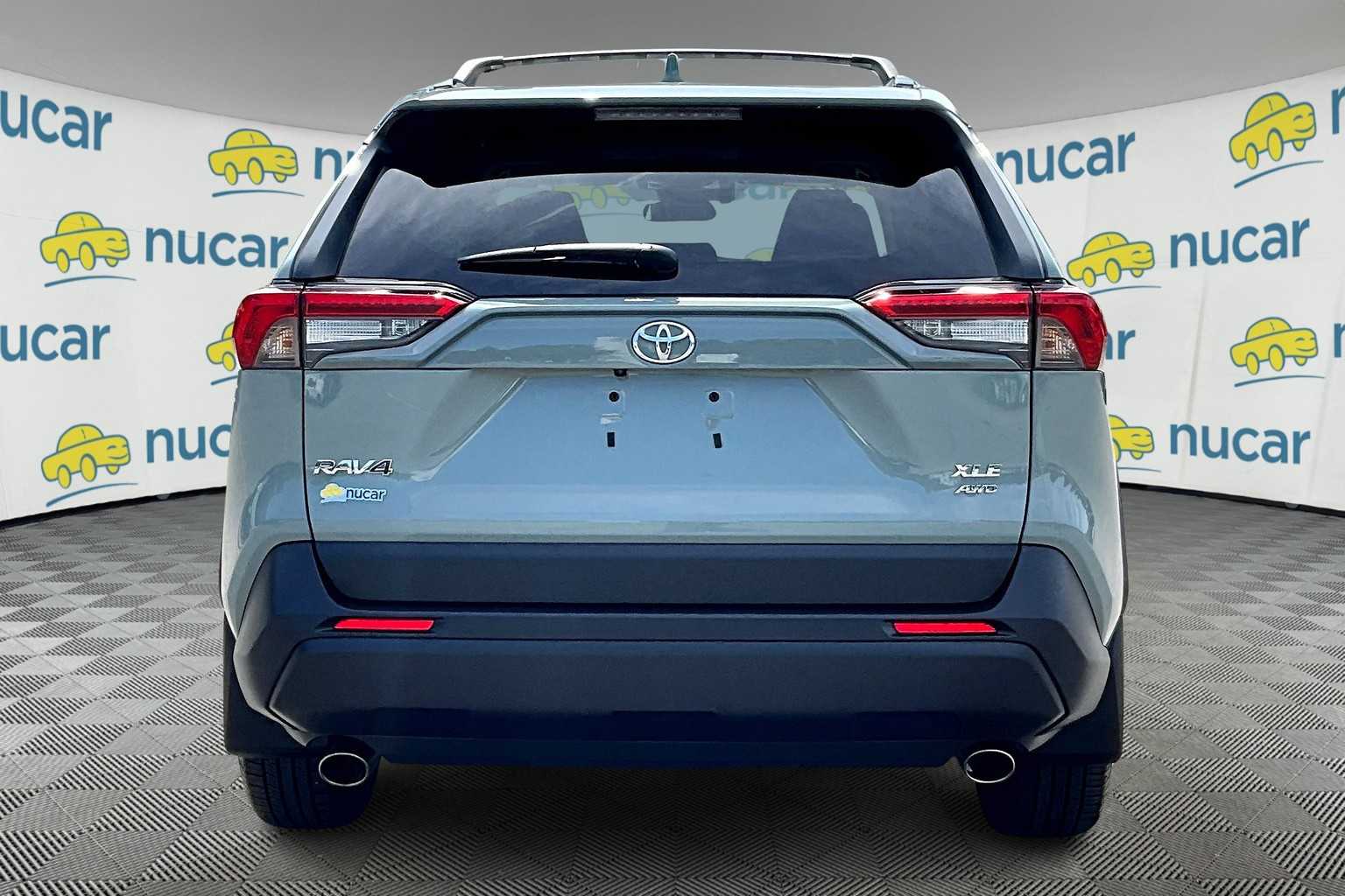 2022 Toyota RAV4 XLE - Photo 5