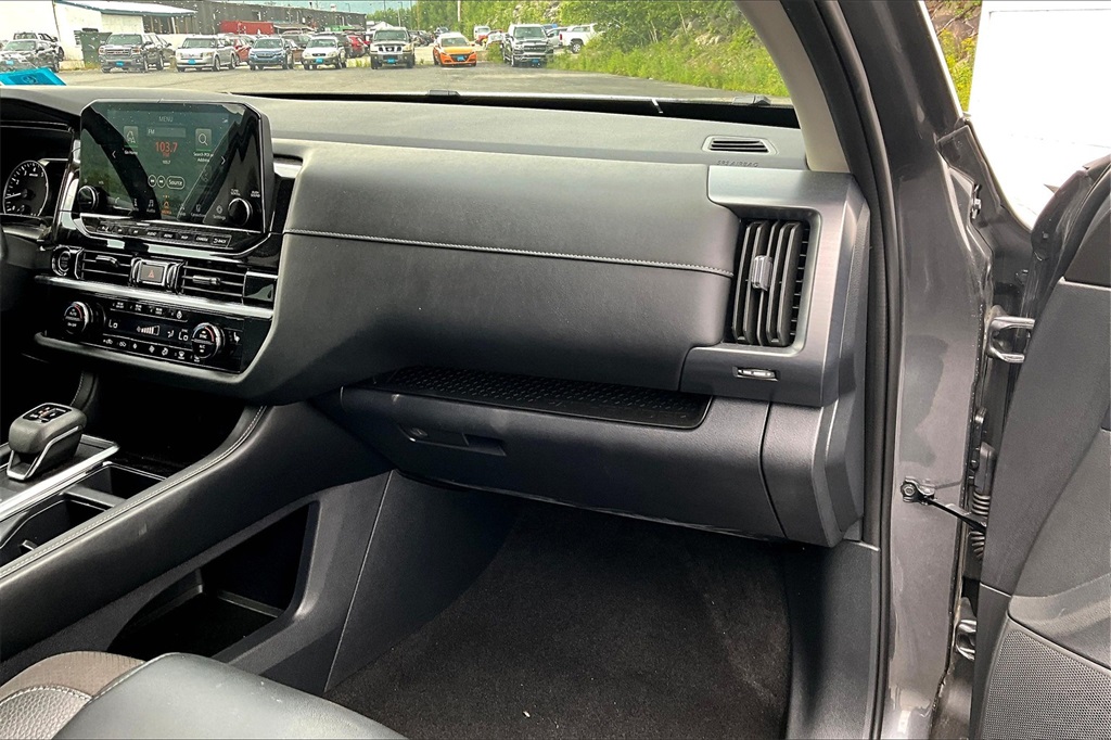 2023 Nissan Pathfinder SL - Photo 13