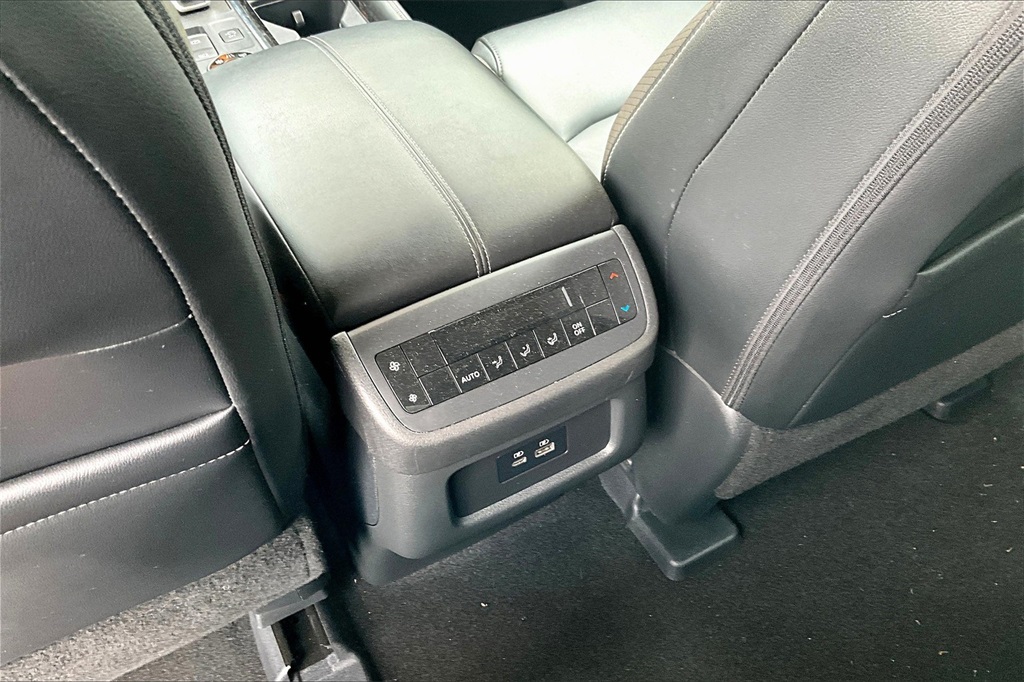 2023 Nissan Pathfinder SL - Photo 28