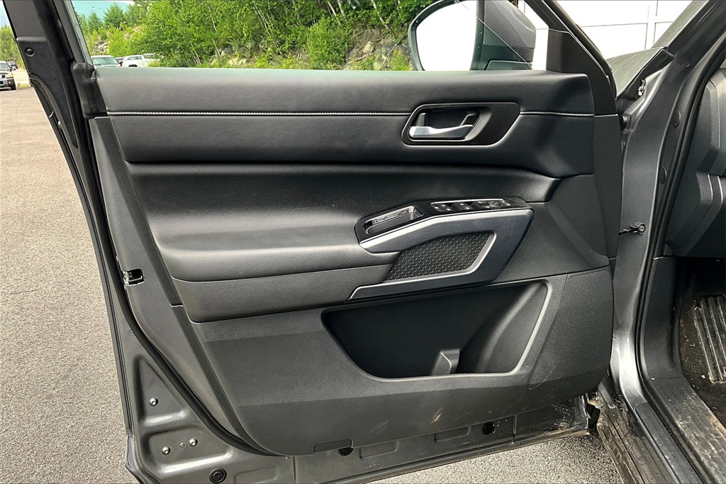 2023 Nissan Pathfinder SL - Photo 9