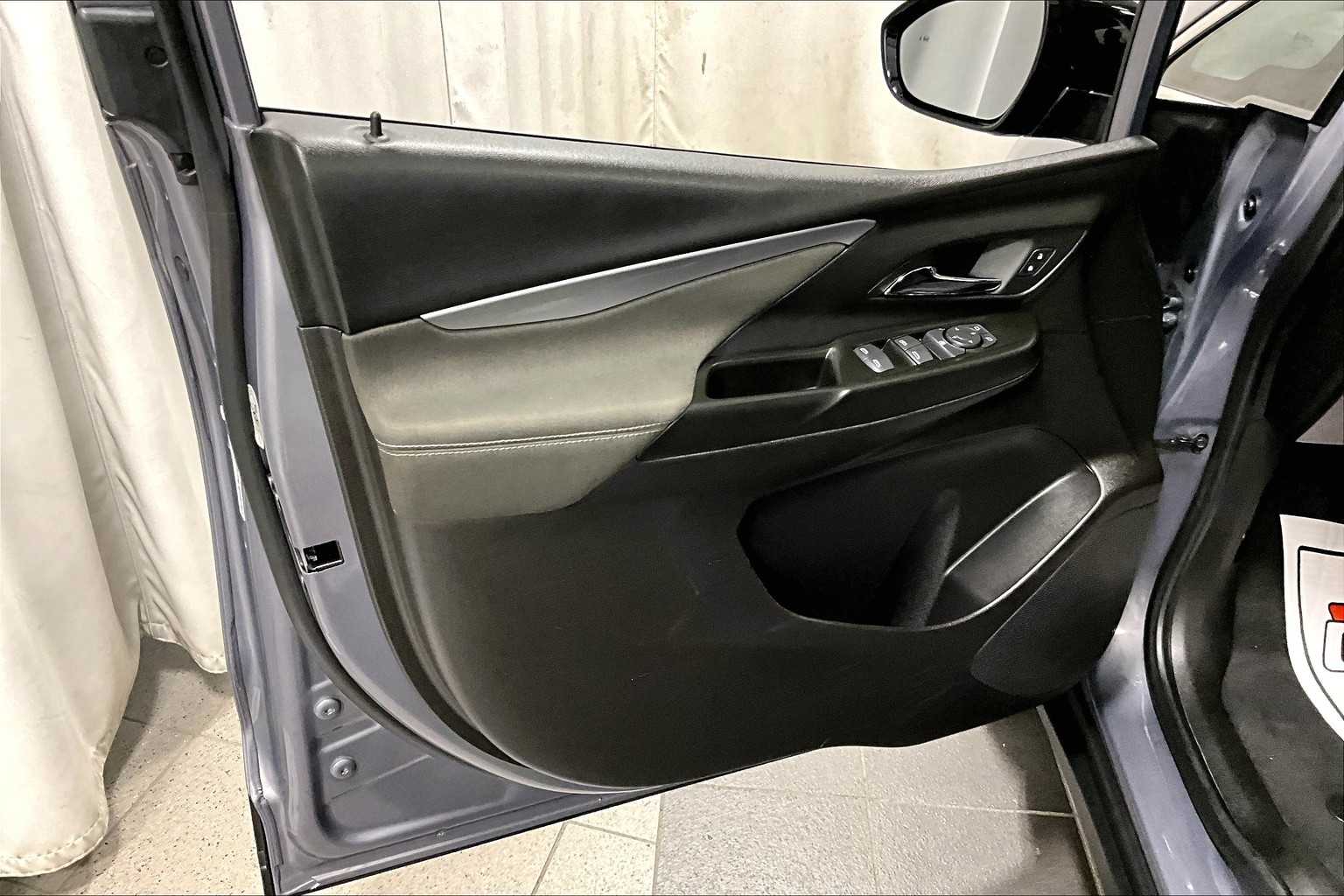 2023 Chevrolet Bolt EV 1LT - Photo 9