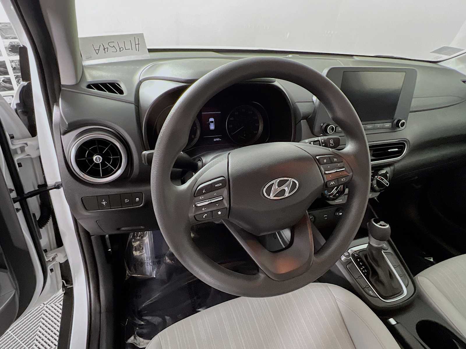 2023 Hyundai Kona SEL - Photo 11