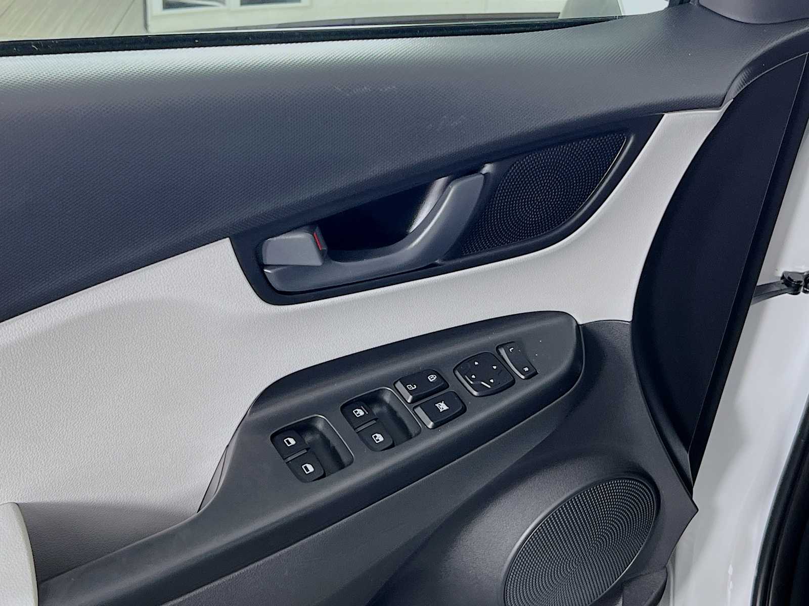 2023 Hyundai Kona SEL - Photo 17