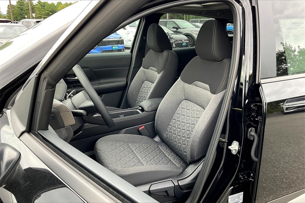 2025 Nissan Kicks SV - Photo 11