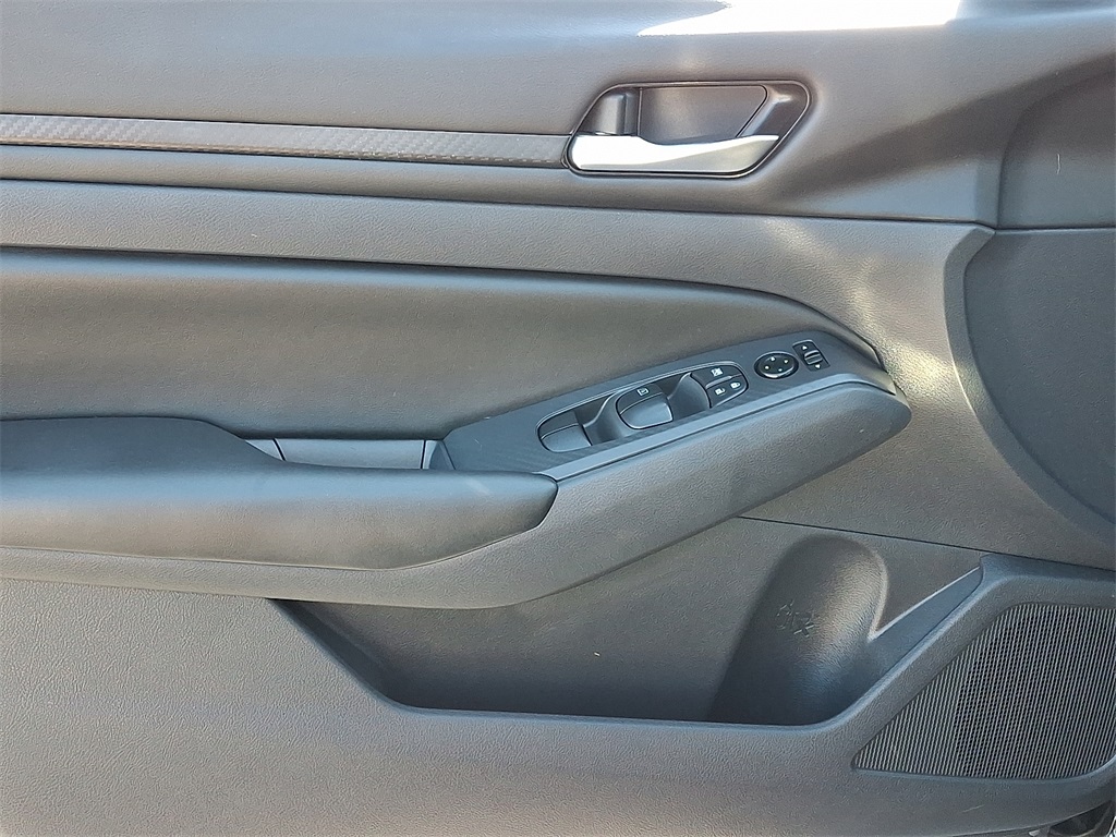 2022 Nissan Altima 2.5 S - Photo 15