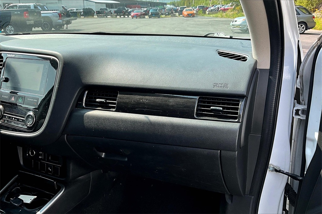 2017 Mitsubishi Outlander GT - Photo 13