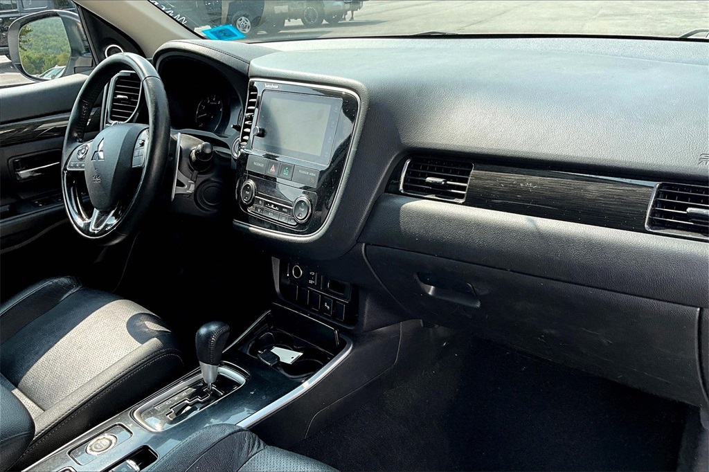 2017 Mitsubishi Outlander GT - Photo 14