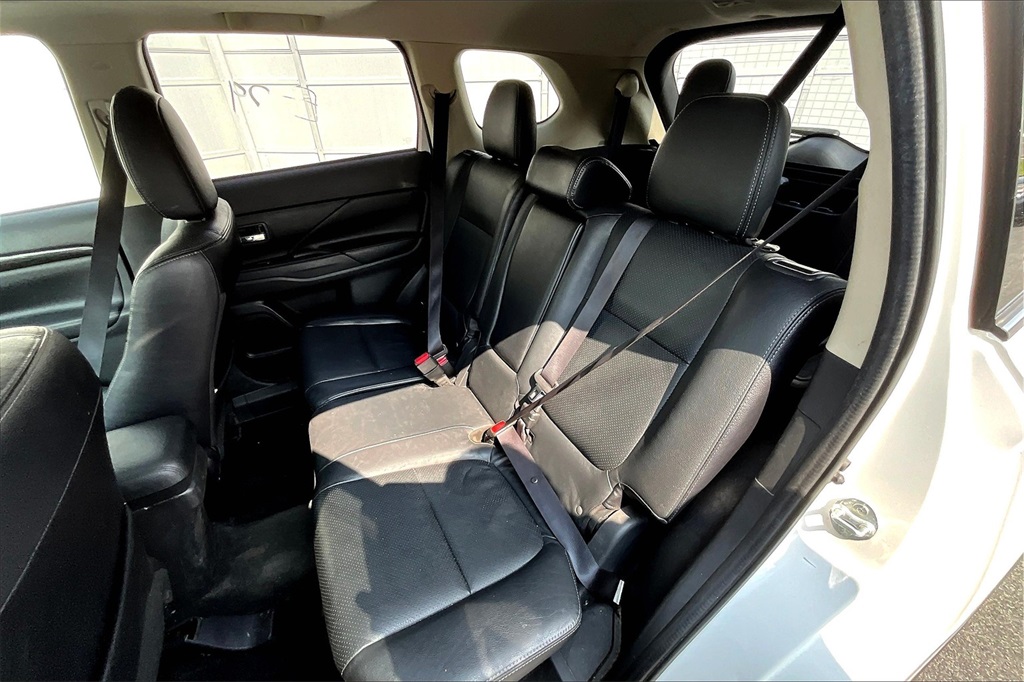 2017 Mitsubishi Outlander GT - Photo 15