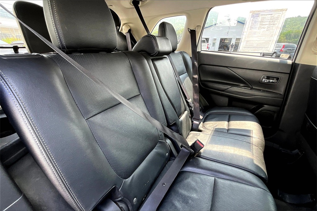 2017 Mitsubishi Outlander GT - Photo 16