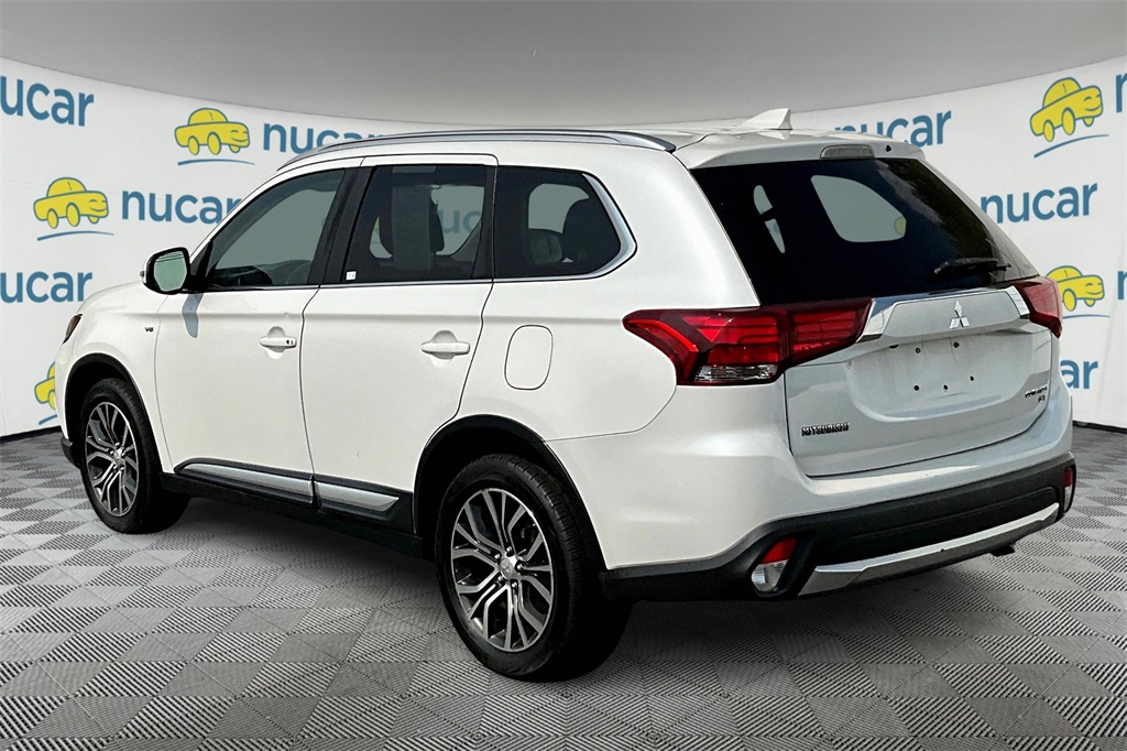2017 Mitsubishi Outlander GT - Photo 4
