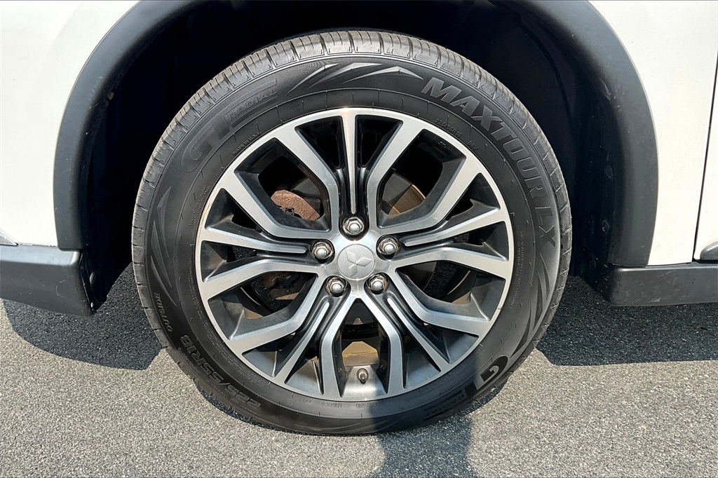 2017 Mitsubishi Outlander GT - Photo 7
