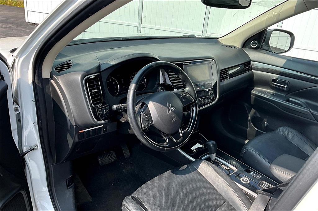 2017 Mitsubishi Outlander GT - Photo 8