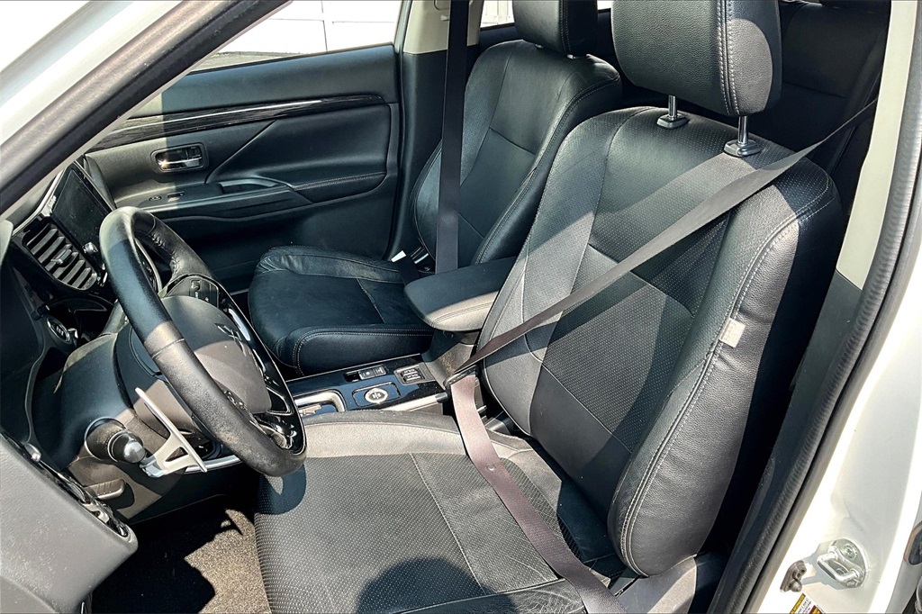 2017 Mitsubishi Outlander GT - Photo 10