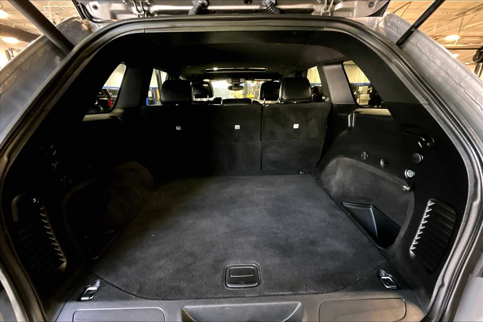 2018 Jeep Grand Cherokee Altitude - Photo 17