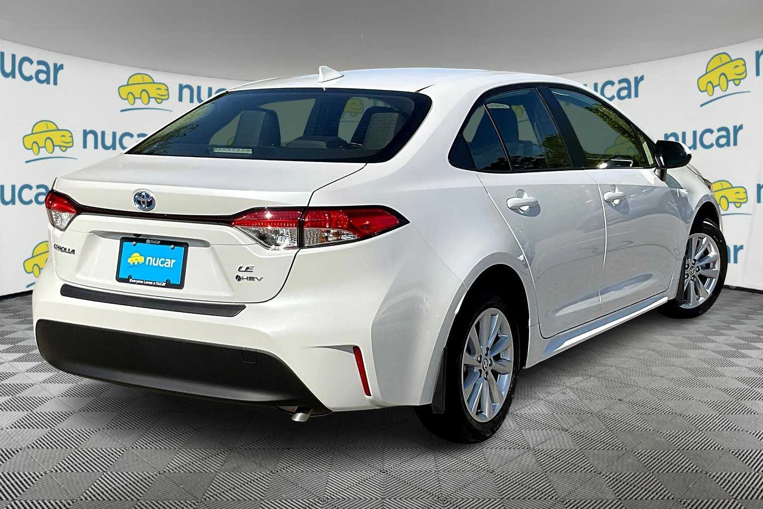 2025 Toyota Corolla Hybrid LE - Photo 11
